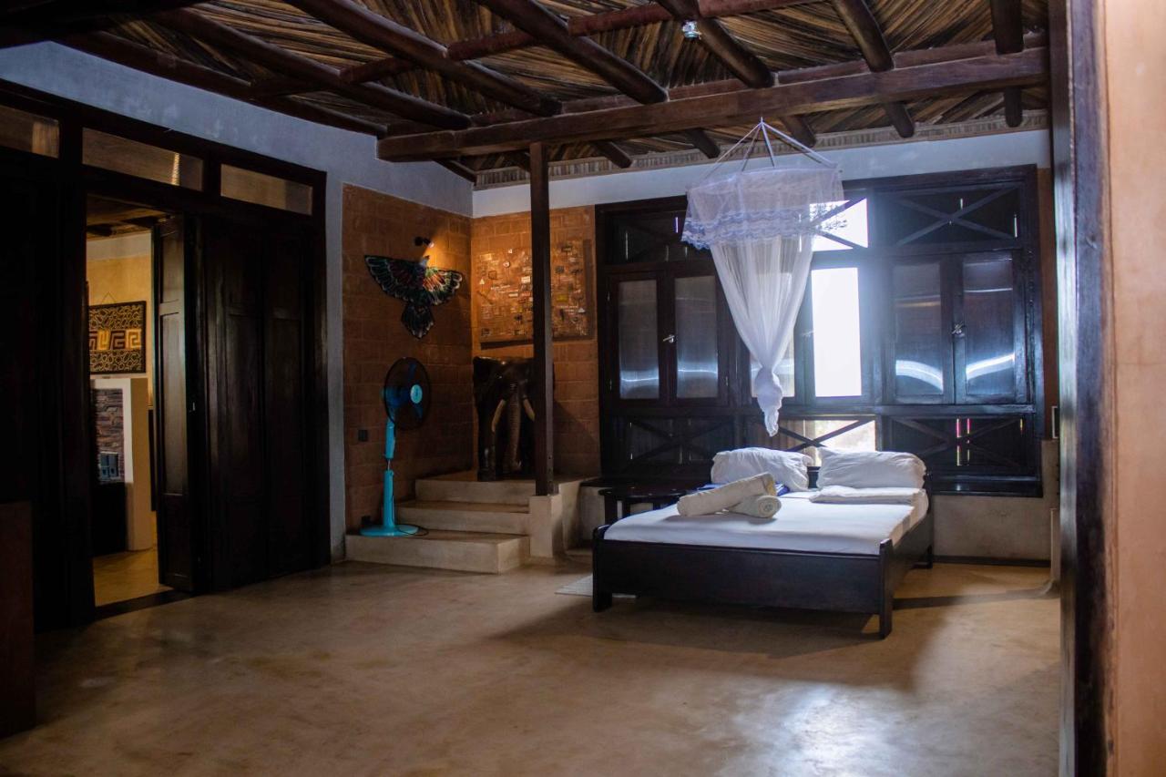 La Maison Bleue Lome Exterior photo